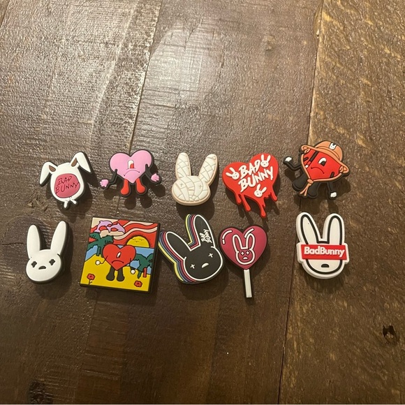 10 Piece Bad Bunny Crocs Charms Set - Picture 2 of 4